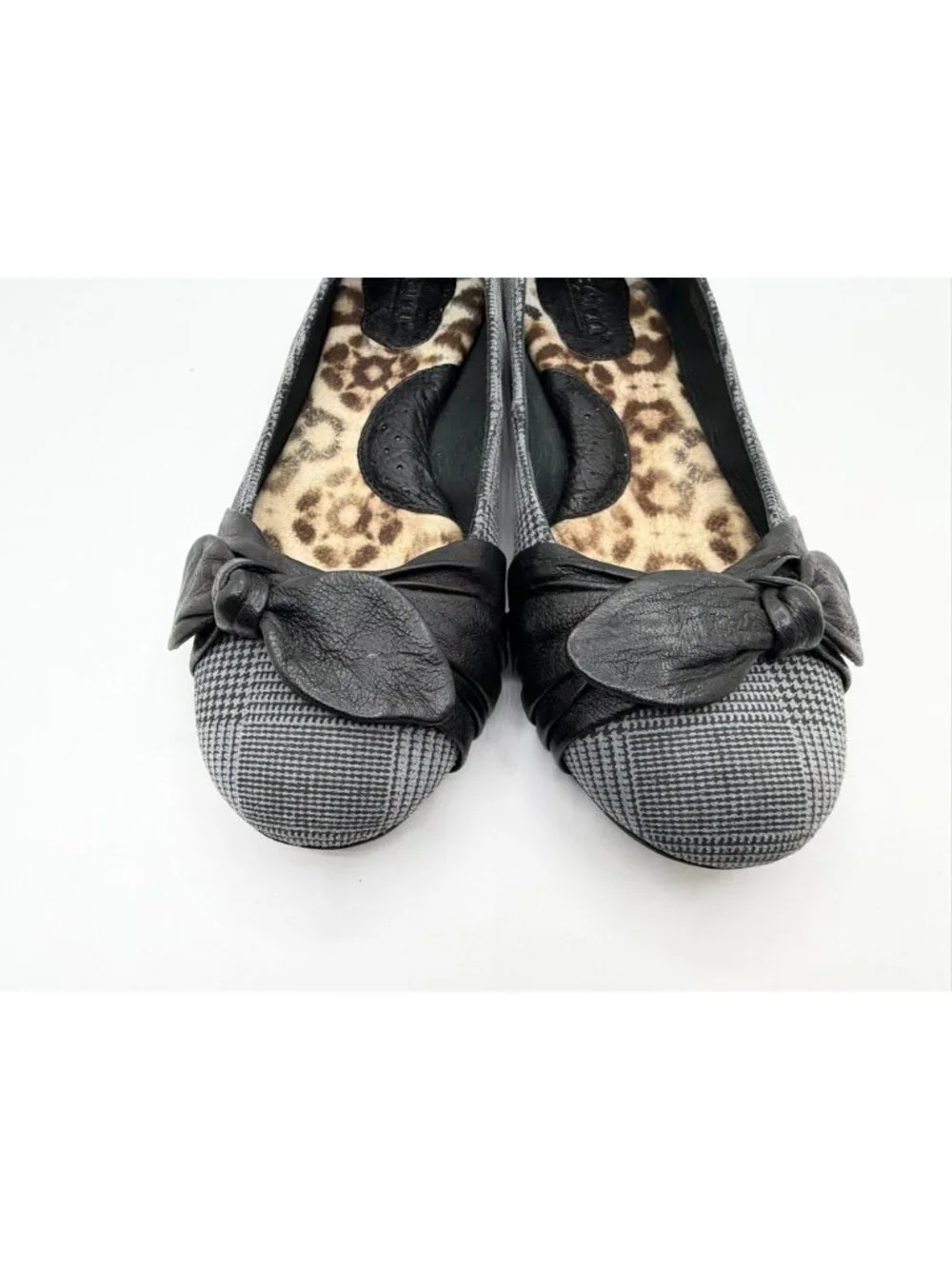 Born Molly Flats Women Size 7.5M Gray Plaid Fabric Round Toe Cushioned Shoes